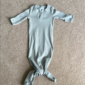 Mebie baby knot gown